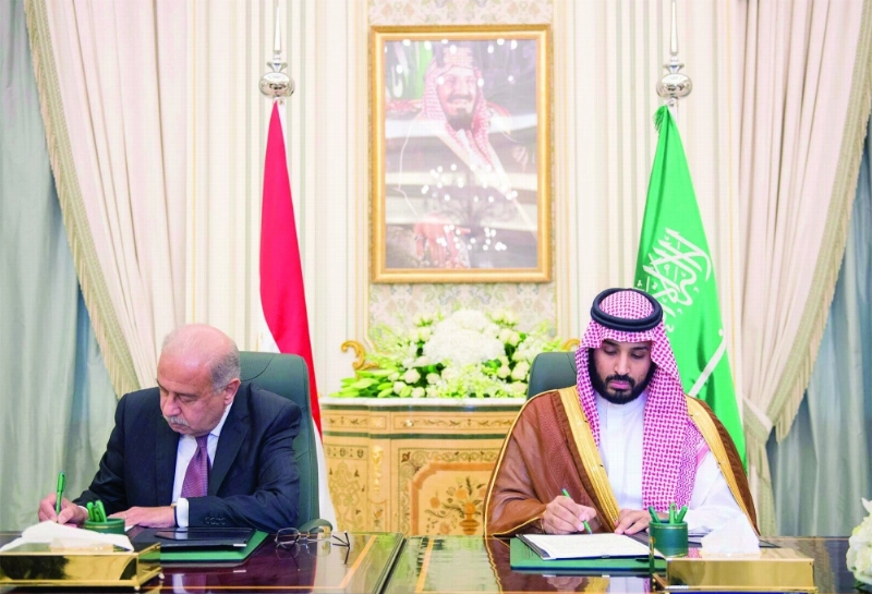 الأمير محمد بن سلمان ورئيس الوزراء المصري شريف إسماعيل خلال اجتماعين لمجلس التنسيق المشترك بالرياض والقاهرة (مكة)