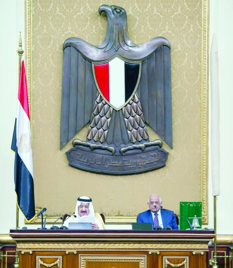 خادم الحرمين الشريفين متحدثا من داخل مجلس النواب المصري (بندر الجلعود)