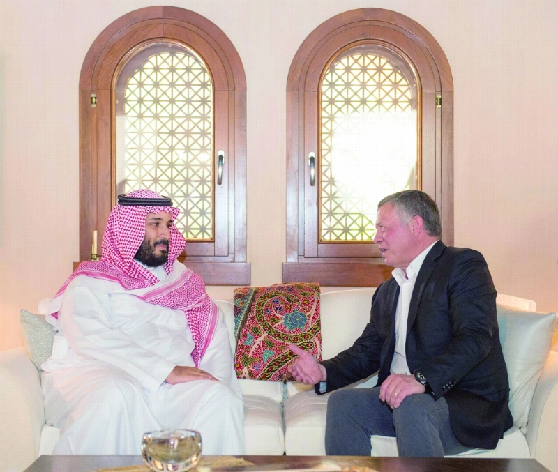 الملك عبدالله والأمير محمد بن سلمان خلال الاستقبال (واس)