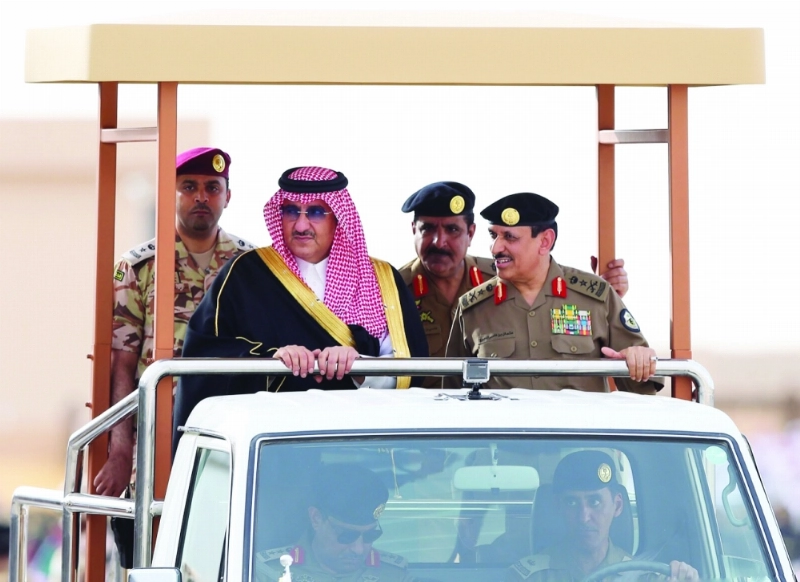 الأمير محمد بن نايف خلال رعايته حفل التخريج في مدينة تدريب الأمن بالرياض أمس
