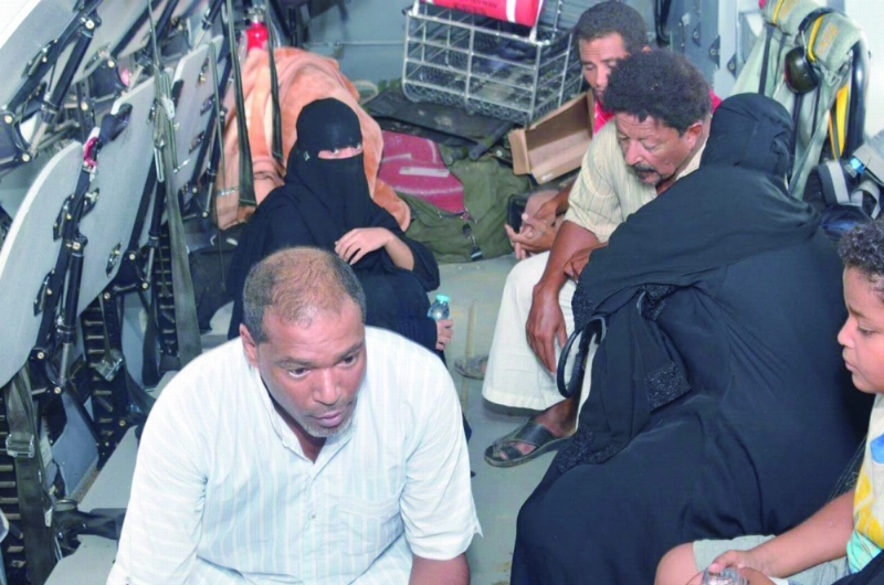 من عملية إنقاذ المحتجزين في السيول (مكة)