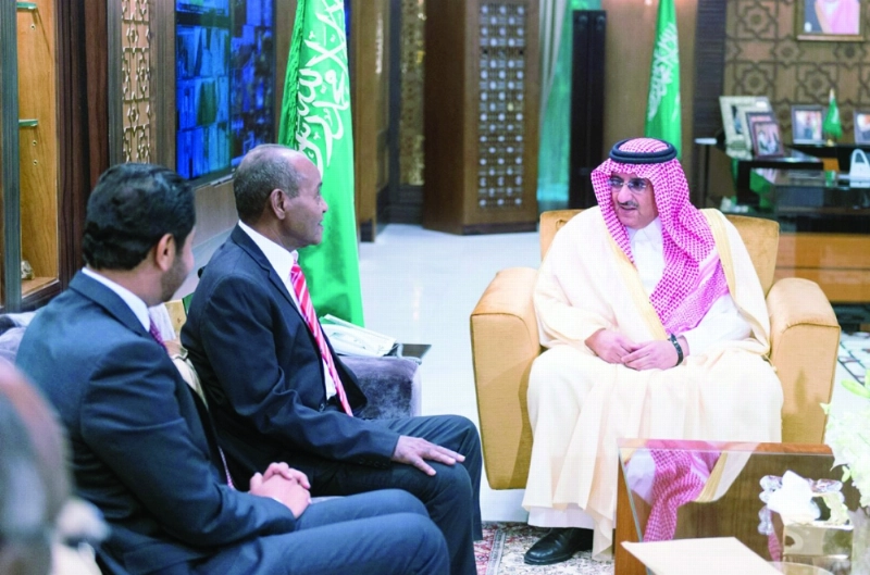 الأمير محمد بن نايف مستقبلا وزير داخلية جيبوتي أمس (واس)