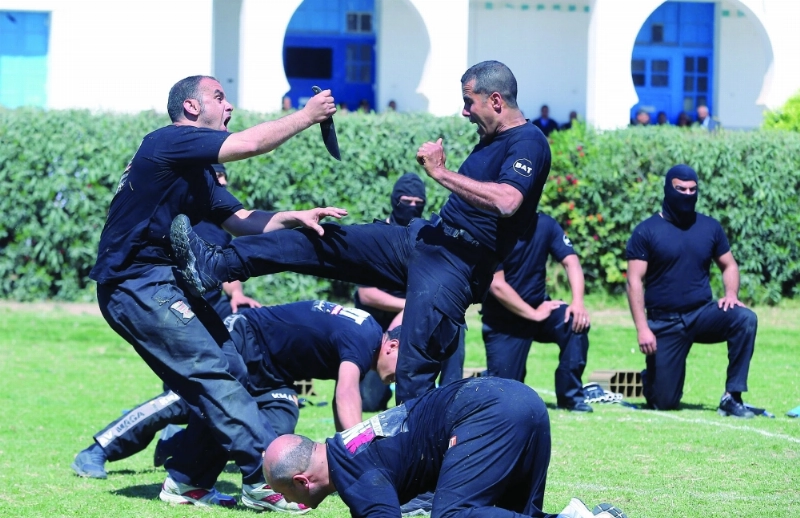 تدريبات للشرطة التونسية (إ ب أ)