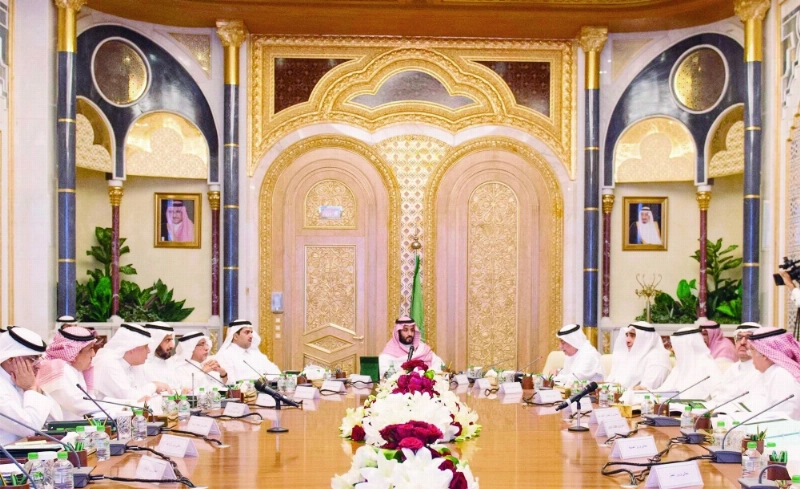 الأمير محمد بن سلمان لدى ترؤسه اجتماع المجلس أمس الأول في قصر اليمامة بالرياض (واس)