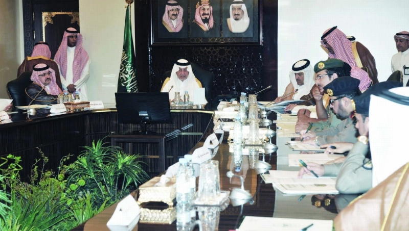 خالد الفيصل مترئسا الاجتماع (مكة)