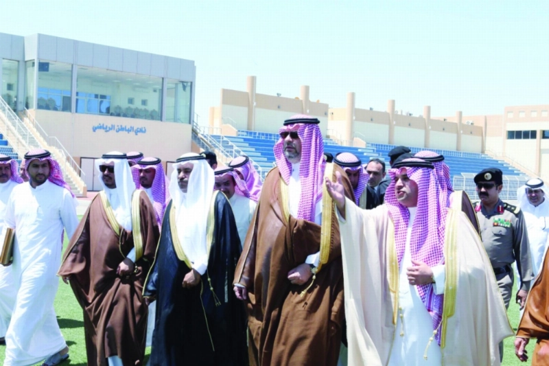 عبدالله بن مساعد خلال افتتاحه منشأة نادي الباطن (مكة)