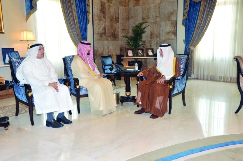 خالد الفيصل مستقبلا عبدالعزيز بن فهد (مكة)