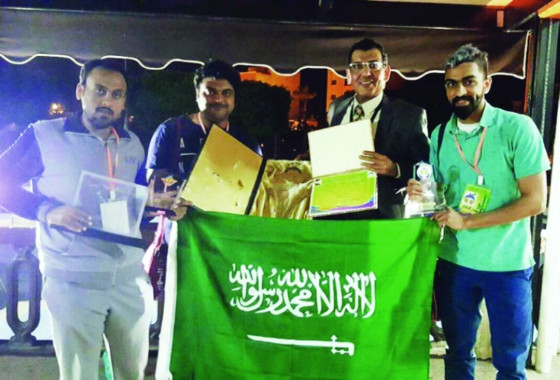 فريق العمل بعد التكريم (مكة)