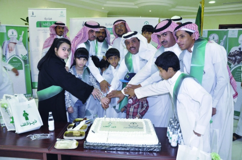 أبناء الشهداء خلال المشاركة بالمبادرة (مكة)