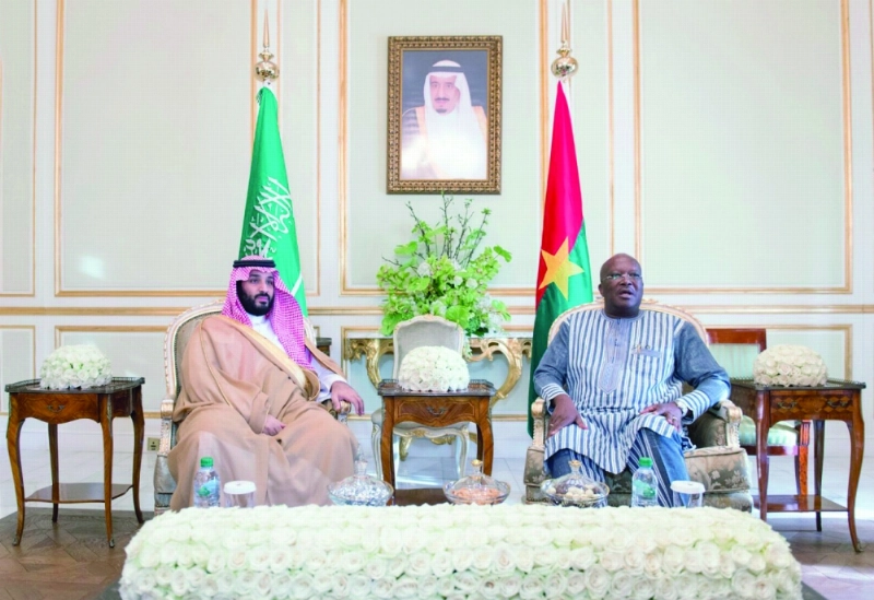 الأمير محمد بن سلمان لدى لقائه روك كابوري في الرياض أمس (واس)