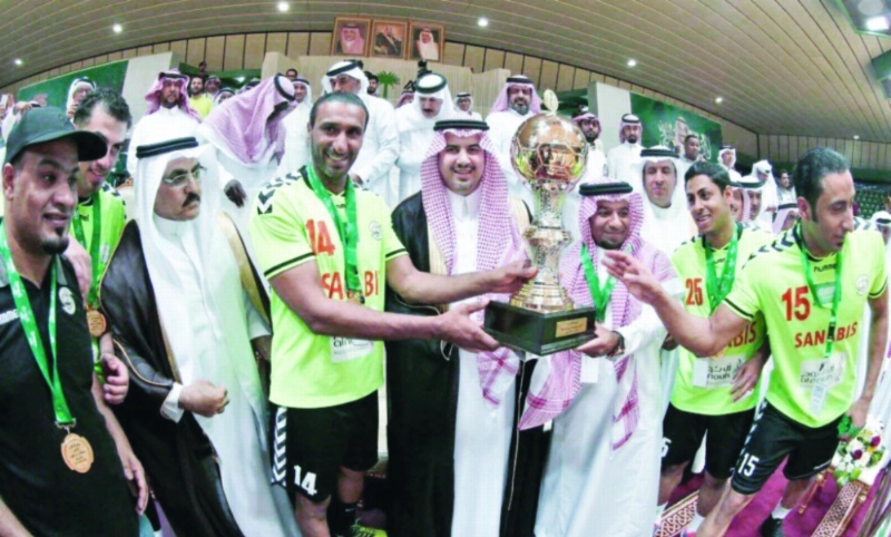 عبدالحكيم بن مساعد يتوج النور بكأس سلطان بن فهد (مكة)