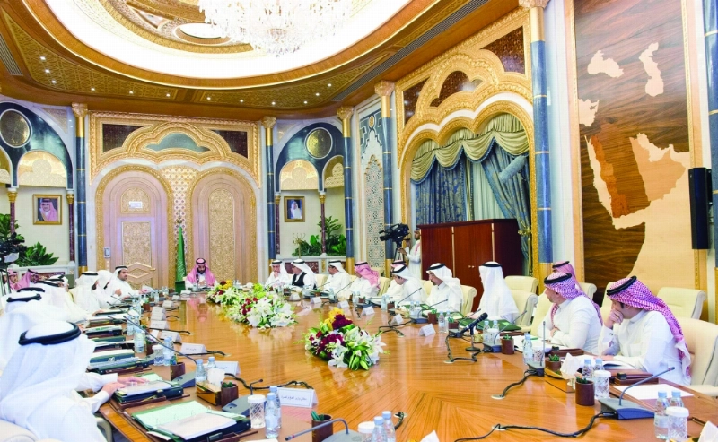 الأمير محمد بن سلمان مترئسا الاجتماع أمس في الرياض (واس)