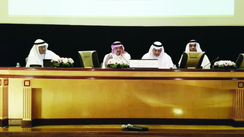 محمد بنتن متحدثا خلال اللقاء (مكة)