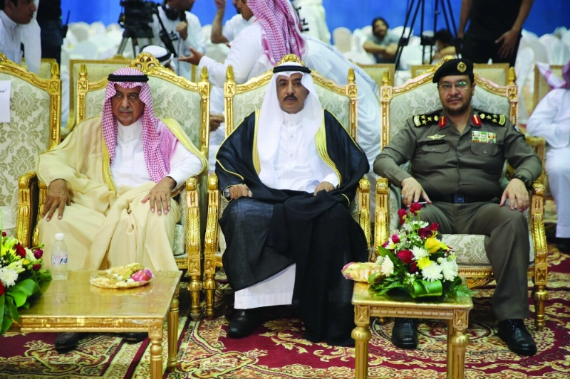 محافظ الطائف خلال حضوره حفل تكريم نادي وج (شاكر بيك)