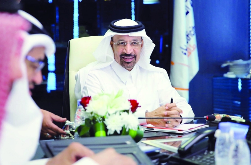 الفالح خلال زيارته الكهرباء (واس)