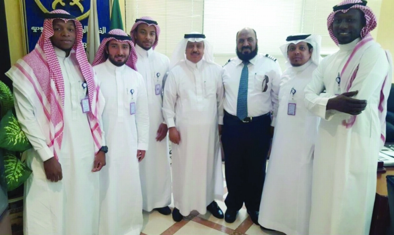 قادة المستقبل خلال زيارة الخطوط السعودية بالطائف (مكة)