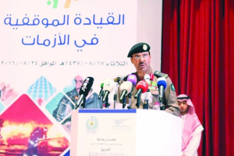سليمان العمرو يلقي كلمته الافتتاحية للملتقى أمس (مكة)