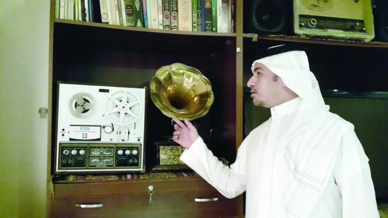 سمان وأدواته لسماع الأسطوانات (مكة)