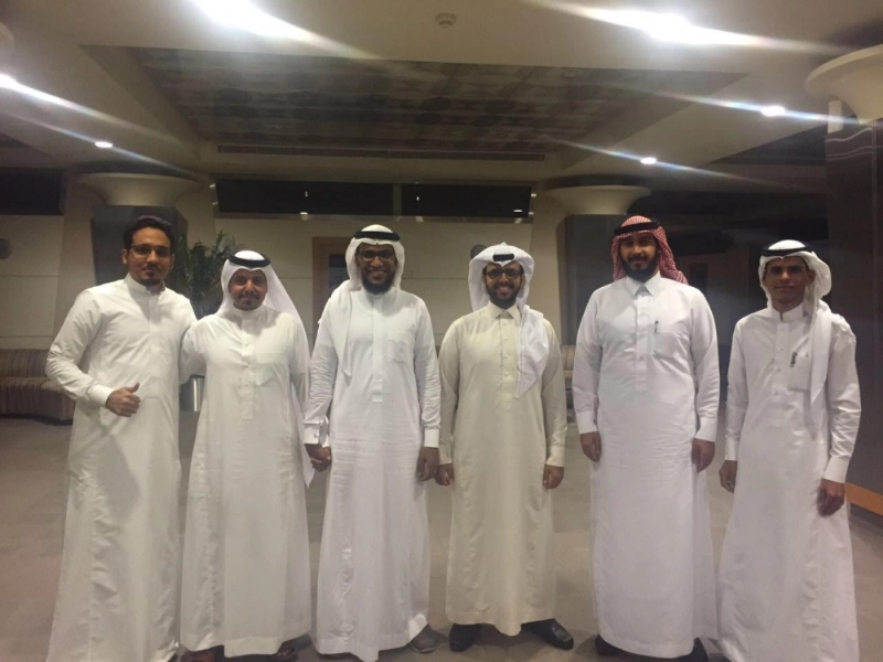 الشباب المشاركون في برنامج الإتقان (مكة)