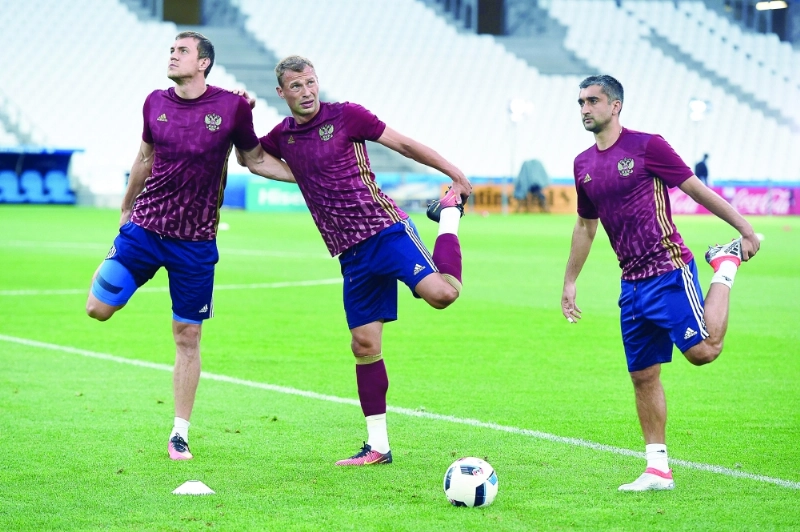 جانب من تدريب المنتخب الروسي (أ ف ب)