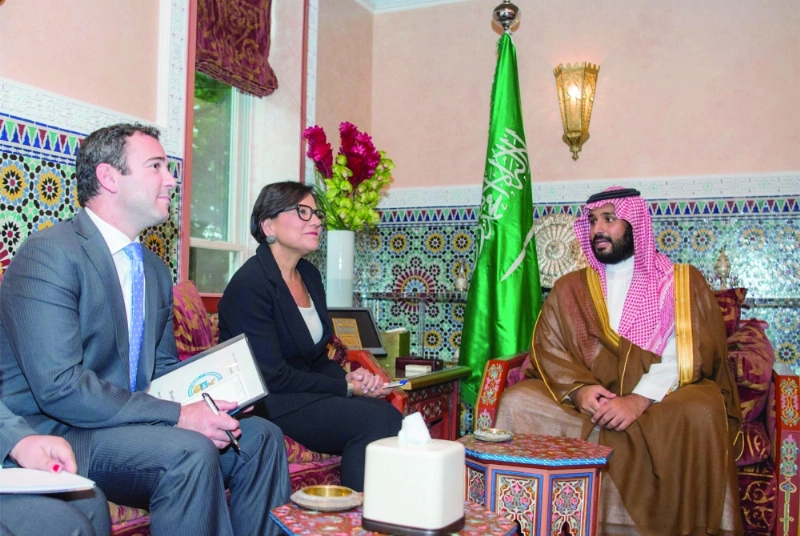 الأمير محمد بن سلمان لدى لقائه بيني بريتزكر (بندر الجلعود)