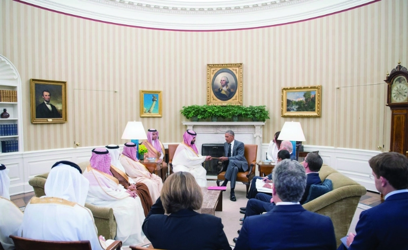 أوباما لدى لقائه الأمير محمد بن سلمان في البيت الأبيض أمس (واس)