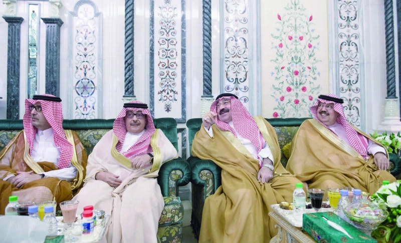 عدد من الأمراء في ضيافة خادم الحرمين الشريفين