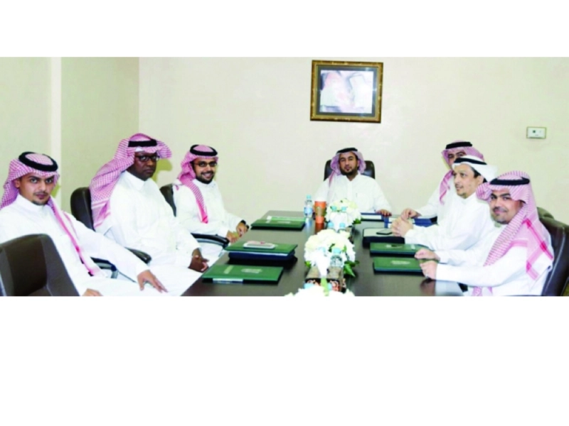 جانب من اجتماع الهيئة المالية بالنادي الأهلي (إعلامي الأهلي)