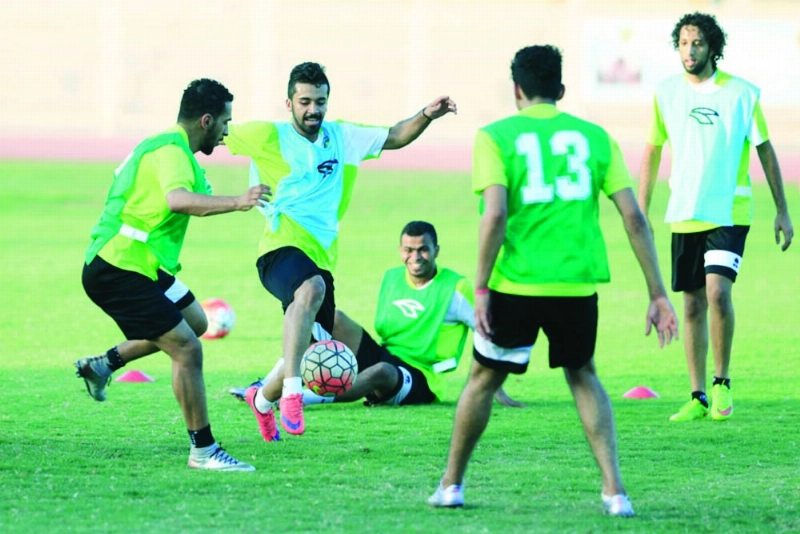 جانب من تدريب الخليج أمس الأول (إعلامي الخليج)