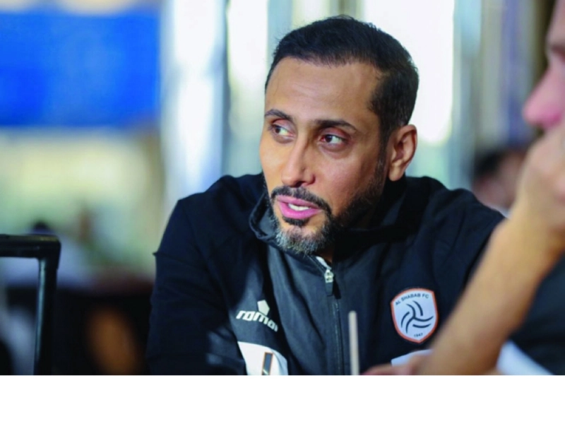 سامي الجابر في المطار أمس (إعلامي الشباب)
