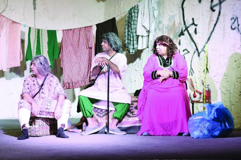 مشهد من المسرحية (مكة)
