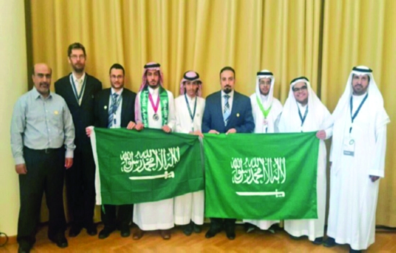 الفريق العلمي المشارك في الأولمبياد (مكة)