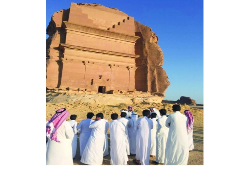 الطلاب خلال الجولة (واس)