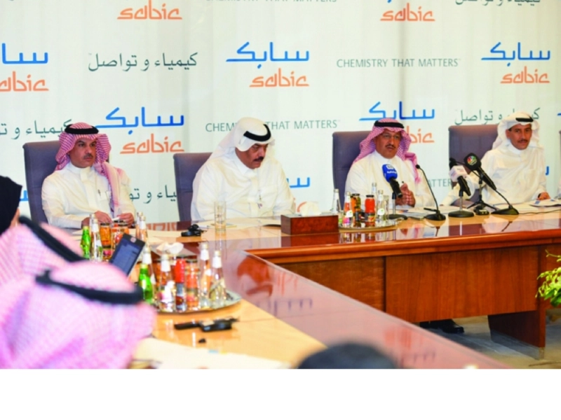البنيان متحدثا خلال المؤتمر أمس (مكة)