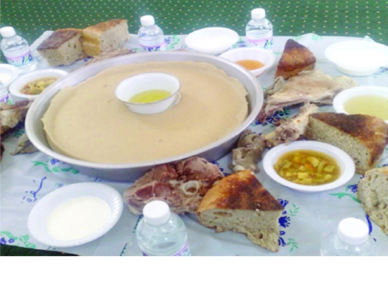الدغابيس والعصيدة والخبزة من الأكلات الشهيرة في الباحة (مكة)