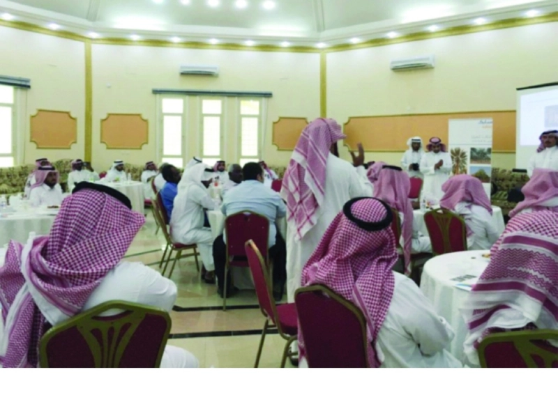 ورشة عمل سابقة للمزارعين في بيشة (مكة)