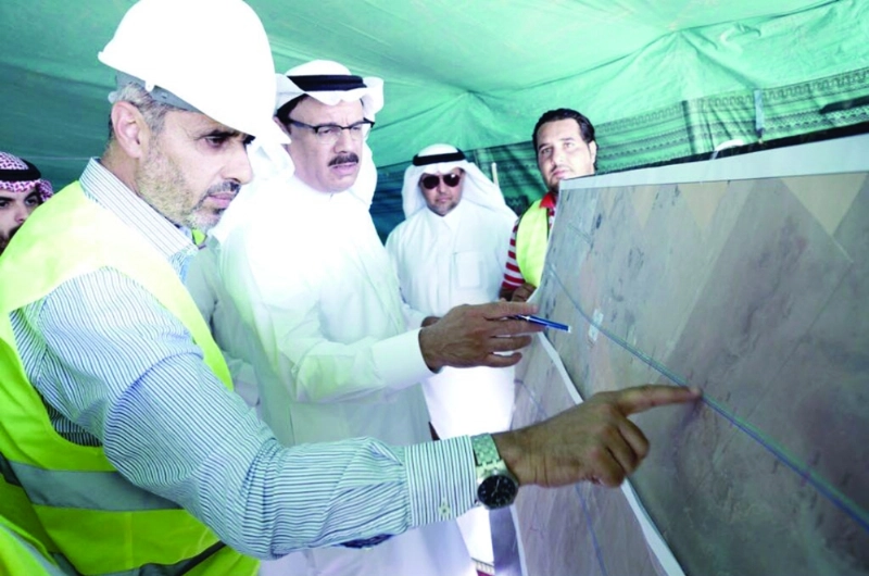هذلول الهذلول متفقدا المشروعات (مكة)