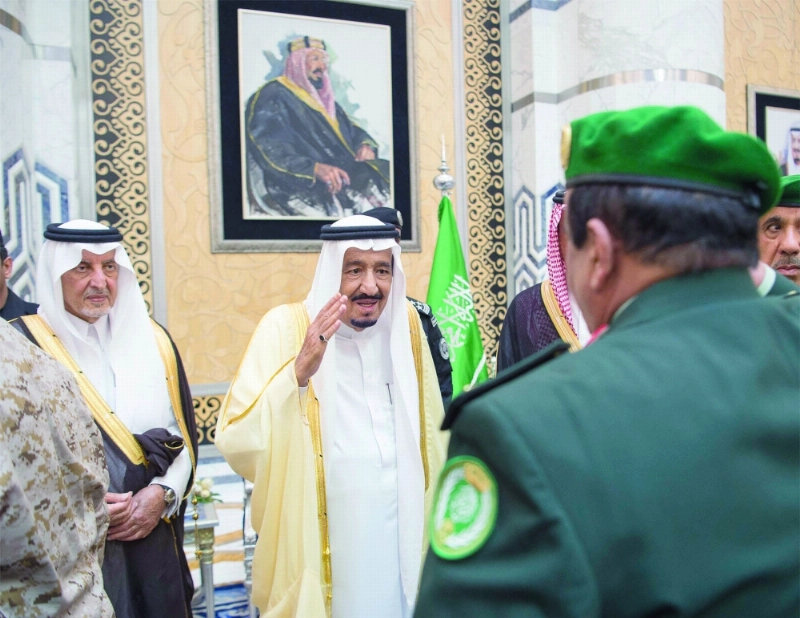 الملك سلمان لدى وصوله جدة أمس