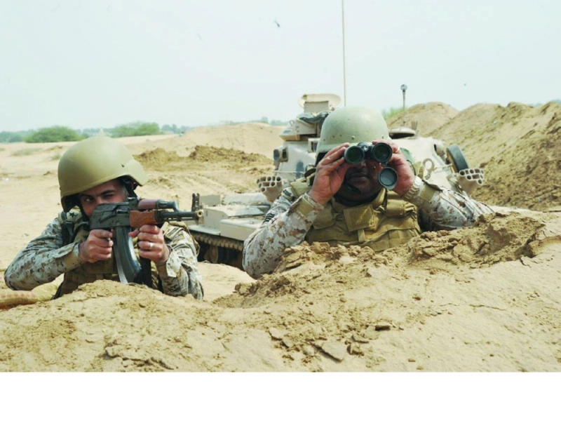 .. وخلال مراقبتهم تحركات العدو (واس)