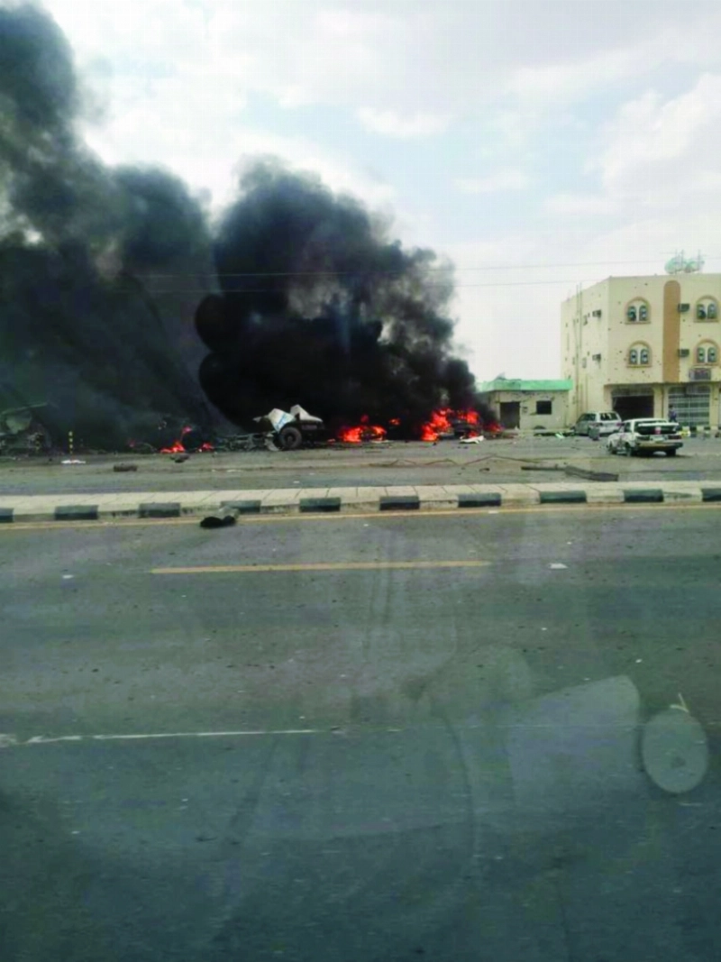 تصاعد دخان من حريق بنجران إثر سقوط مقذوفات حوثية (مكة)