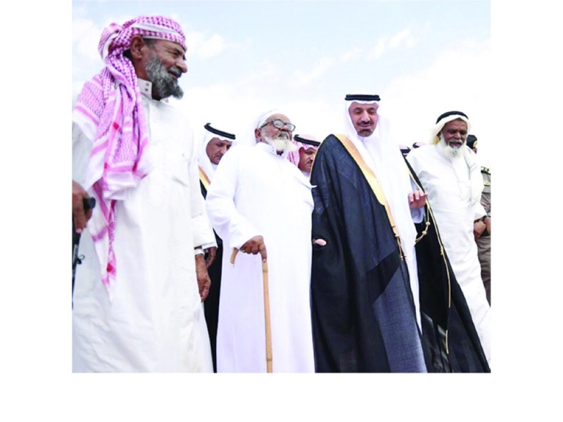 أمير نجران يعزي ذوي الشهيد آل قفلة أمس (مكة)