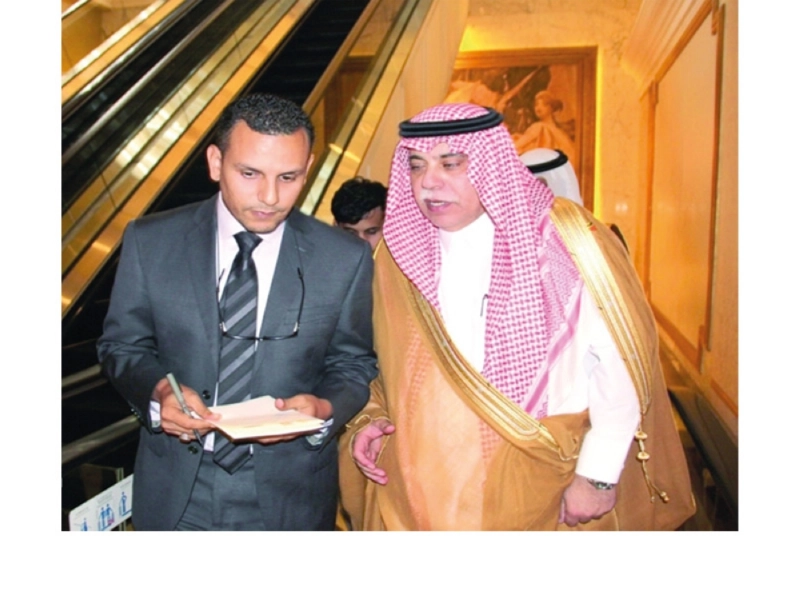 القصبي في حديثه على هامش المنتدى (شبكة الصين)