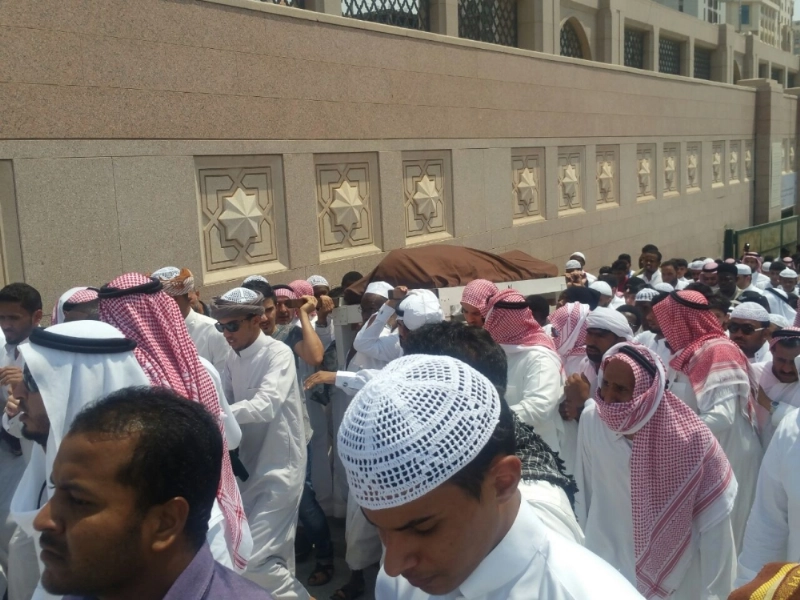 جثمان الفقيد إلى مقبرة البقيع