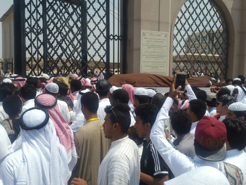 جثمان الفقيد إلى مقبرة البقيع