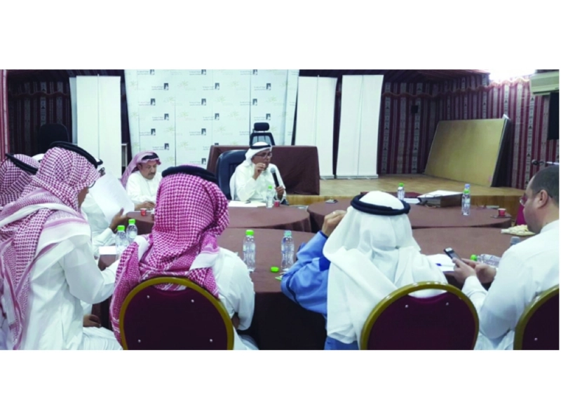 سعد البازعي يتحدث أثناء المحاضرة (مكة)