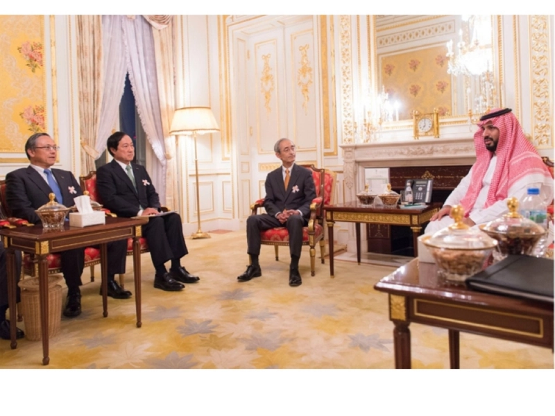 الأمير محمد بن سلمان لدى لقائه عدد من المسؤولين بالمؤسسات المالية اليابانية (واس)