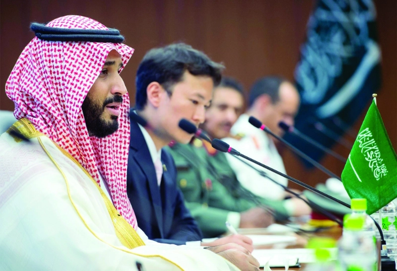 الأمير محمد بن سلمان خلال الاجتماع بوزيرة الدفاع (مكة)