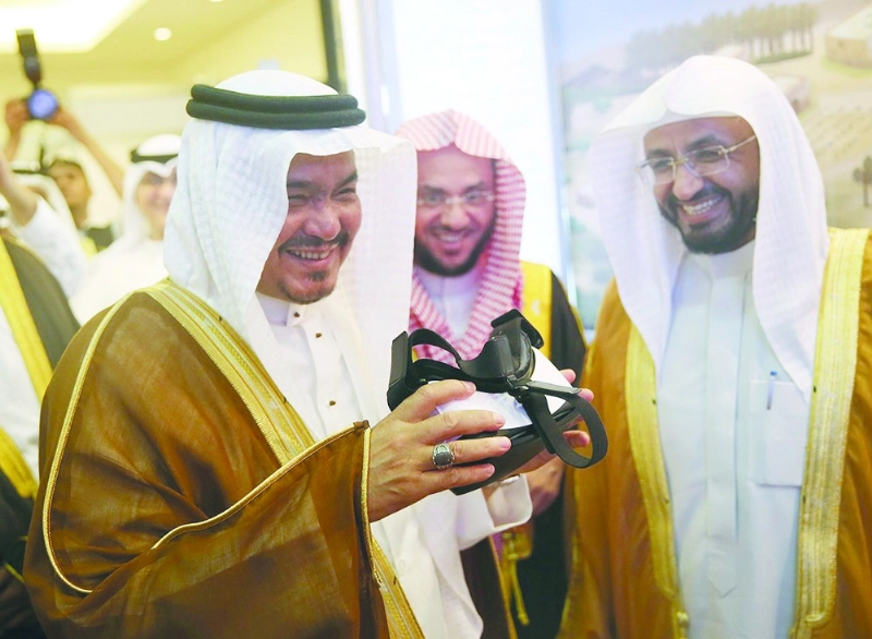 بنتن خلال تدشينه الملتقى (ياسر بخش)
