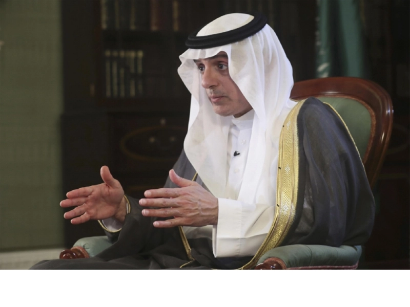 عادل الجبير متحدثا لصحفيين في السفارة السعودية بلندن (رويترز)