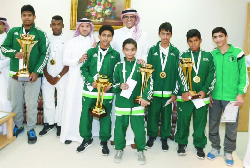 لؤي ناظر مع أبطال الجودو الصغار (مكة)